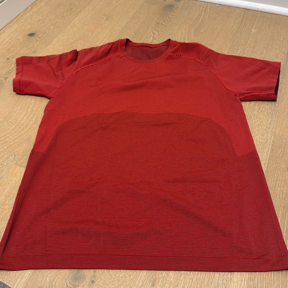 Men’s lululemon metal vent short sleeve shirt size large